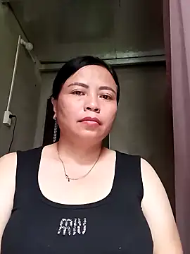 Snapshot of -Hami- chatting on April 2026 06:27:01 AM -Hami- online show from April 2026 06:27:01 AM