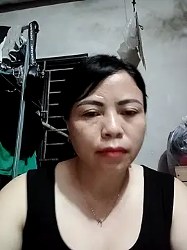 Snapshot of -Hami- chatting on May 2026 05:18:02 PM -Hami- online show from May 2026 05:18:02 PM