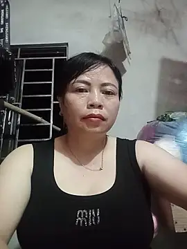 Snapshot of -Hami- chatting on May 2026 06:36:02 PM -Hami- online show from May 2026 06:36:02 PM