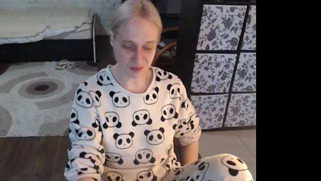 Snapshot of Sweet_hot_shrmp chatting on April 2026 03:35:02 PM Sweet hot shrmp online show from April 2026 03:35:02 PM