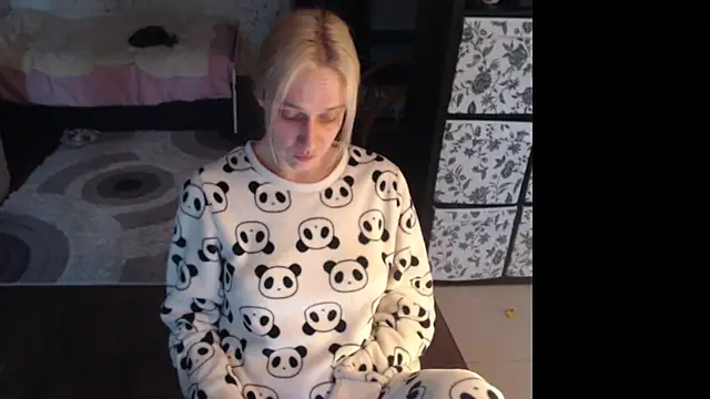 Snapshot of Sweet_hot_shrmp chatting on May 2026 03:22:01 AM Sweet hot shrmp online show from May 2026 03:22:01 AM