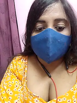 Tami-sonia online show from May 2026 06:27:01 PM