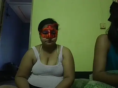 Naina1994 online show from May 2026 06:21:02 AM