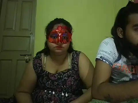 Naina1994 online show from May 2026 06:44:01 AM