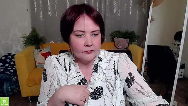 QUEEN02030 online show from May 2026 06:09:01 PM