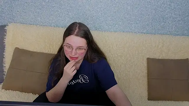 Snapshot of SofiDreamm chatting on April 2026 08:23:01 PM SofiDreamm online show from April 2026 08:23:01 PM