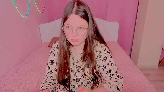 Snapshot of SofiDreamm chatting on April 2026 08:51:02 PM SofiDreamm online show from April 2026 08:51:02 PM