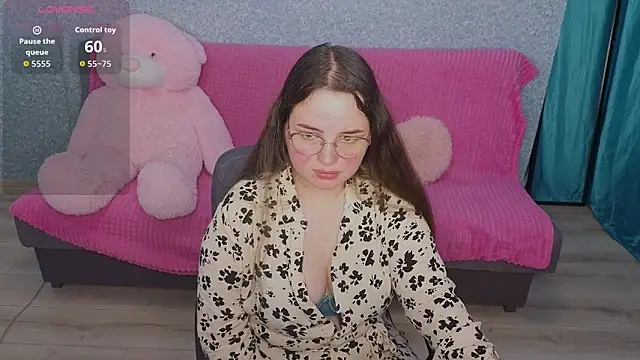 Snapshot of SofiDreamm chatting on May 2026 07:52:01 PM SofiDreamm online show from May 2026 07:52:01 PM