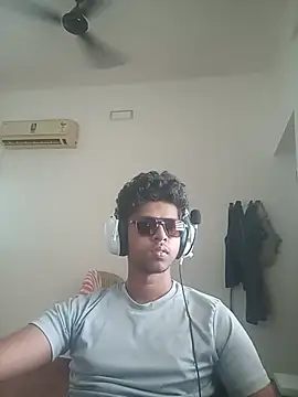 Snapshot of letsplaygame chatting on July 2026 07:02:02 AM letsplaygame online show from July 2026 07:02:02 AM