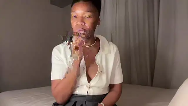 LunaJoHeat online show from May 2026 10:15:01 PM
