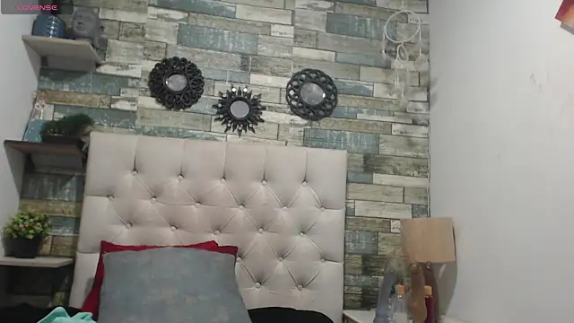 Skylernaomi online show from June 2026 03:34:02 PM