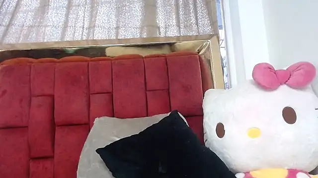 Snapshot of mia_rousse_vc chatting on May 2026 04:04:02 PM mia rousse vc online show from May 2026 04:04:02 PM