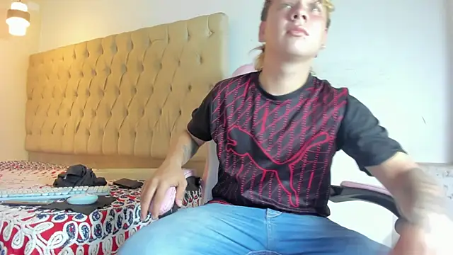 Snapshot of SebastianNoir1 chatting on April 2026 08:21:01 PM SebastianNoir1 online show from April 2026 08:21:01 PM