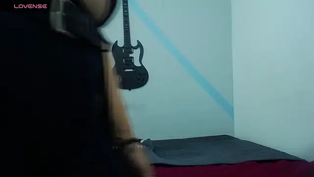 Snapshot of Luna__white chatting on March 2026 04:40:01 PM Luna white online show from March 2026 04:40:01 PM