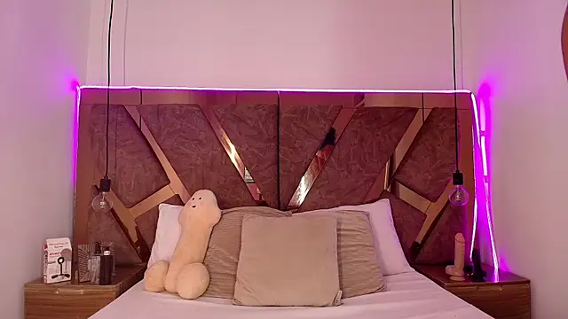 bella swwan  online show from May 2026 01:51:02 PM