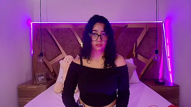 bella swwan  online show from June 2026 01:45:01 PM