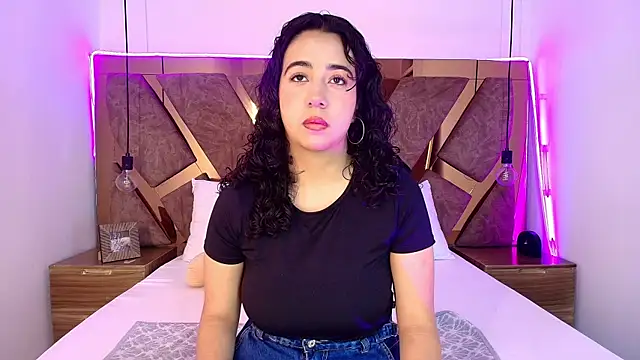 bella swwan  online show from June 2026 01:32:01 PM