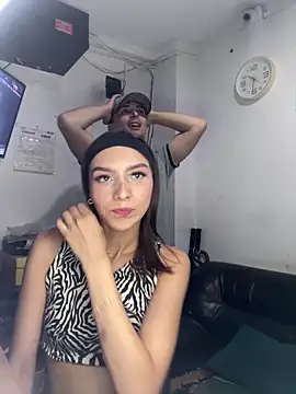 Snapshot of Vaiolett- chatting on April 2026 03:29:02 AM Vaiolett- online show from April 2026 03:29:02 AM