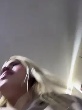 Lia fire online show from May 2026 03:46:01 AM
