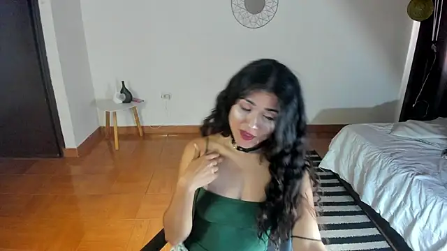 Snapshot of FreyaRouge chatting on April 2026 07:20:02 PM FreyaRouge online show from April 2026 07:20:02 PM