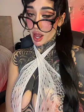 Musedreams online show from May 2026 01:02:02 AM
