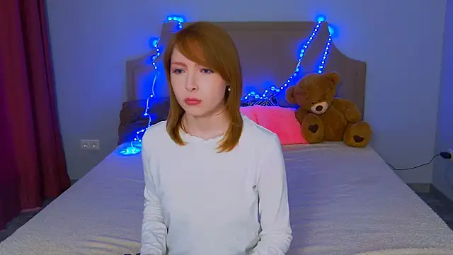 Snapshot of CherryCrushLove chatting on April 2026 06:03:02 AM CherryCrushLove online show from April 2026 06:03:02 AM