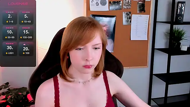 Snapshot of CherryCrushLove chatting on May 2026 11:31:02 AM CherryCrushLove online show from May 2026 11:31:02 AM