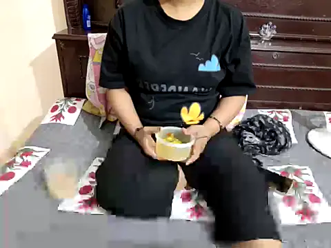 Snapshot of Red_Wine3344 chatting on March 2026 07:31:01 AM Red Wine3344 online show from March 2026 07:31:01 AM