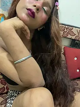 Snapshot of Cutiepie- chatting on May 2026 07:44:01 PM Cutiepie- online show from May 2026 07:44:01 PM