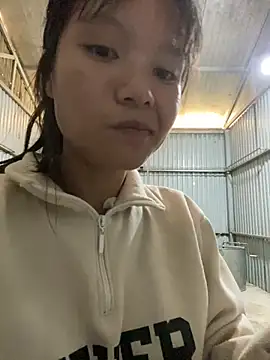 Elisa-a online show from April 2026 01:25:01 AM