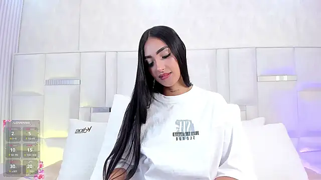 isabellajons online show from June 2026 09:23:01 PM