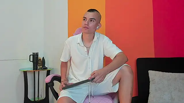 Rowan Cley online show from May 2026 07:22:01 PM