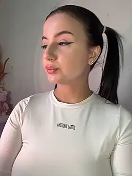 Snapshot of L0LA_XO chatting on April 2026 11:15:02 AM L0LA XO online show from April 2026 11:15:02 AM