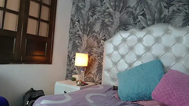 ViviJones online show from May 2026 07:43:01 PM