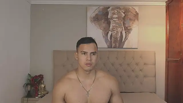Maxi and Ares online show from July 2026 07:17:02 PM
