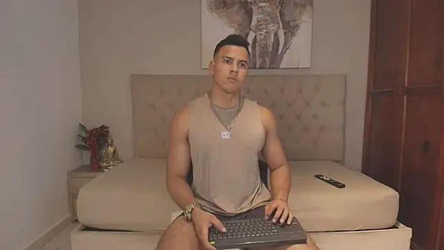 Maxi and Ares online show from July 2026 07:45:01 PM