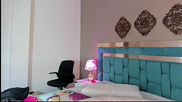 SarahLarsson online show from May 2026 05:18:02 PM