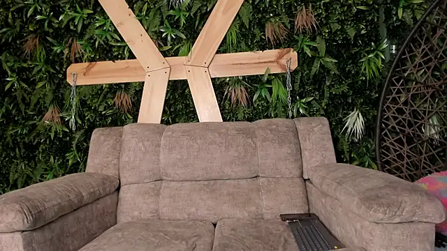 Snapshot of Milan_Moon chatting on April 2026 08:26:01 PM Milan Moon online show from April 2026 08:26:01 PM