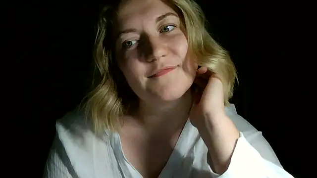 TinaKittyX online show from May 2026 08:25:01 PM