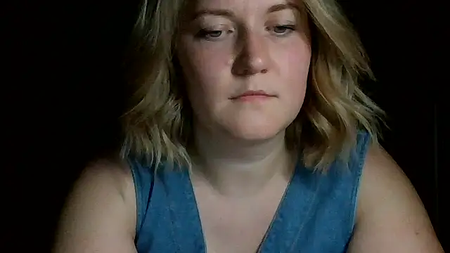TinaKittyX online show from May 2026 09:42:01 PM