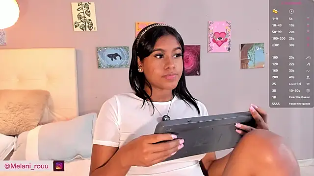 Melaniaa Roussee online show from April 2026 12:24:02 AM
