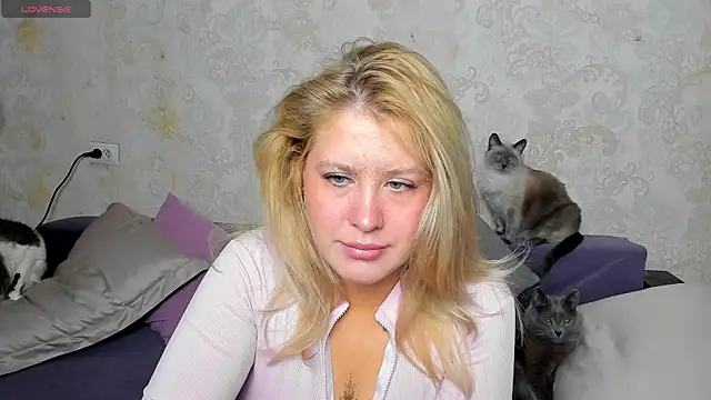 Snapshot of Simply_Alex chatting on May 2026 01:02:02 AM Simply Alex online show from May 2026 01:02:02 AM