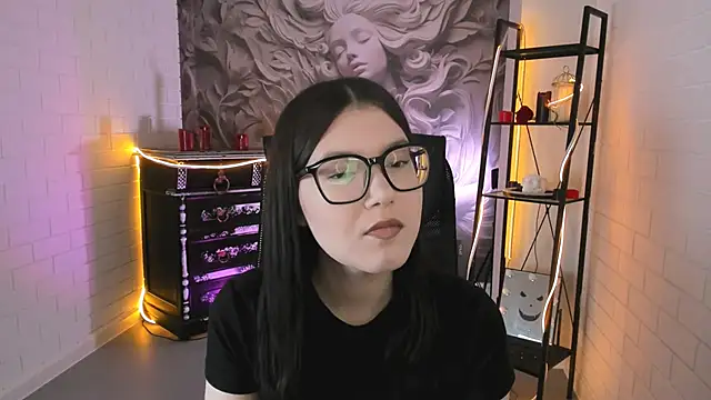 Snapshot of JennyGibson chatting on April 2026 05:19:01 AM JennyGibson online show from April 2026 05:19:01 AM