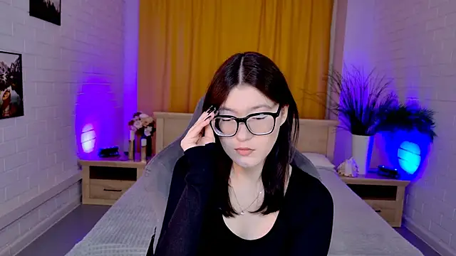 Snapshot of JennyGibson chatting on April 2026 05:32:02 AM JennyGibson online show from April 2026 05:32:02 AM