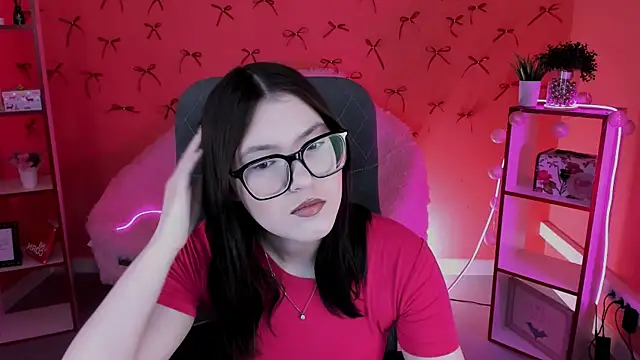 Snapshot of JennyGibson chatting on April 2026 05:10:02 AM JennyGibson online show from April 2026 05:10:02 AM