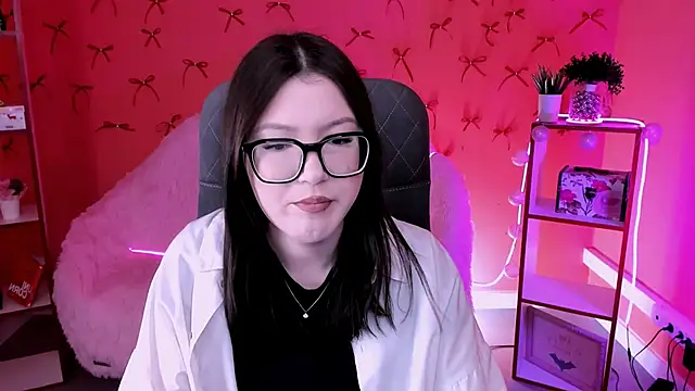 Snapshot of JennyGibson chatting on May 2026 05:02:02 AM JennyGibson online show from May 2026 05:02:02 AM