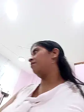 SofiaMendez1  online show from April 2026 03:50:01 PM