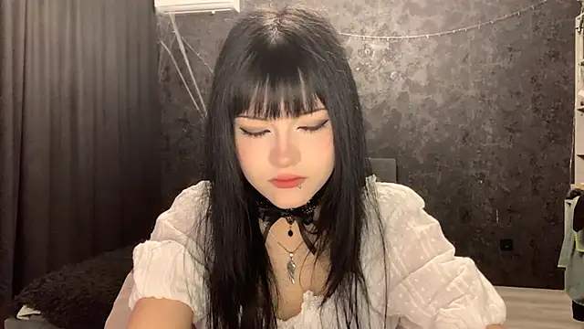 EmilyEmbears online show from April 2026 05:14:02 AM