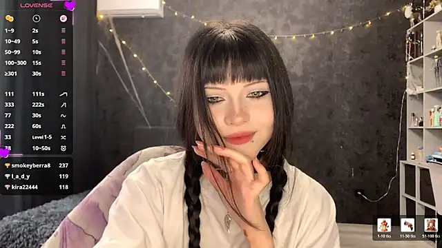 EmilyEmbears online show from May 2026 06:32:01 AM