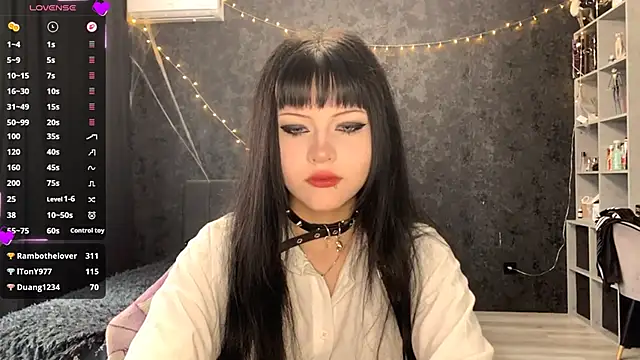 EmilyEmbears online show from May 2026 06:20:02 AM